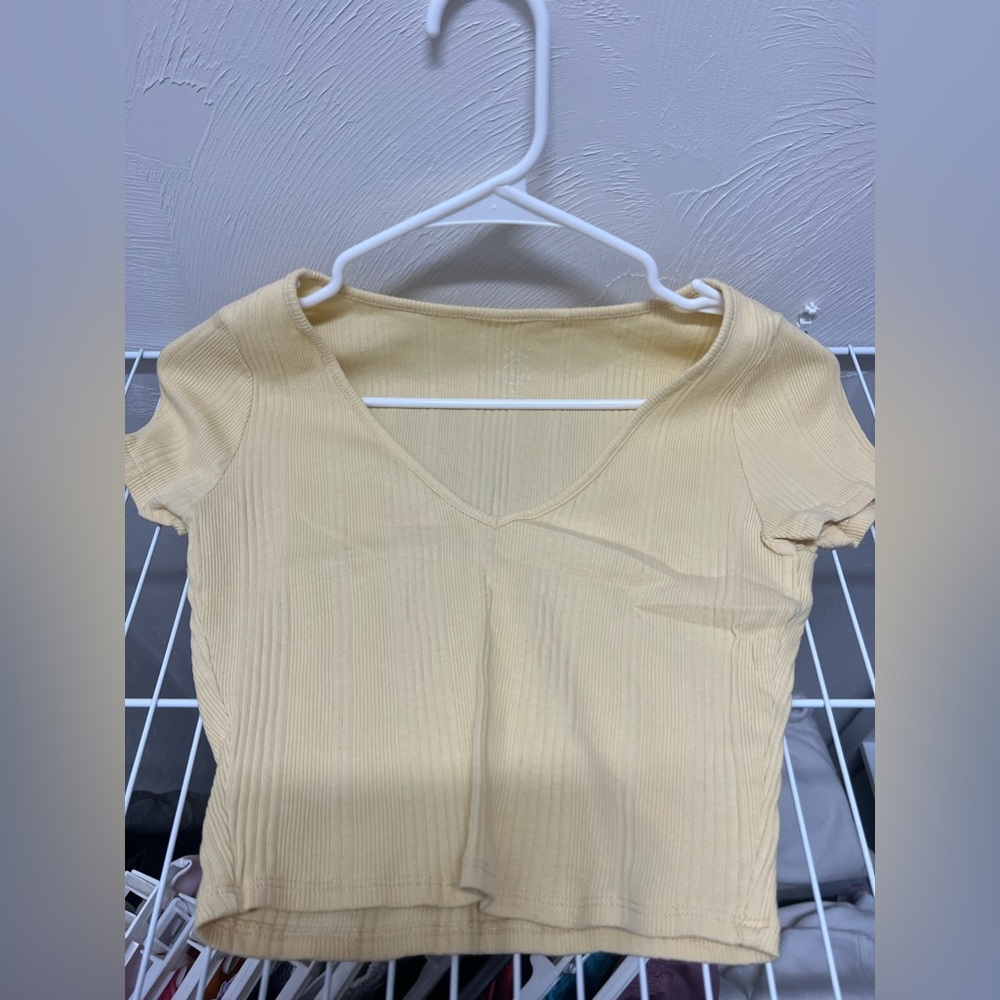 Pale Yellow PacSun Cropped Tee, size small